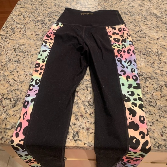 Wolf & Whistle Sports Bra and Leggings Rainbow Leopard Print - Picture 2 of 7